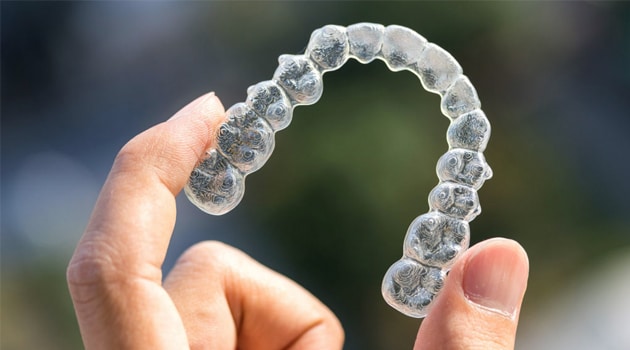 Wearing and Replacing Your Orthodontic Retainer